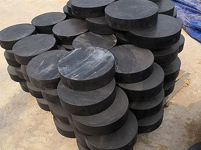 蓝山县板式橡胶支座由若干层橡胶片与薄钢板经加压硫化